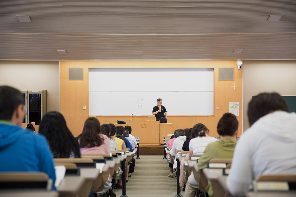 慶應義塾大学 通信教育課程 スクーリング授業風景